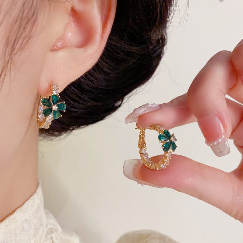 Valeria Montes Oro Pendientes de diamantes con flores verdes