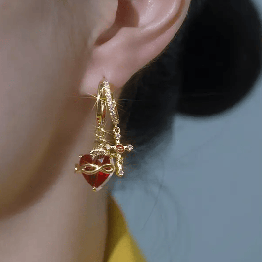 Valeria Montes Pendientes con Cruz y Corazón