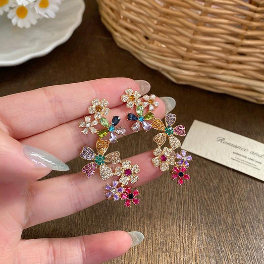Valeria Montes Pendientes Florales con Cristales Multicolores