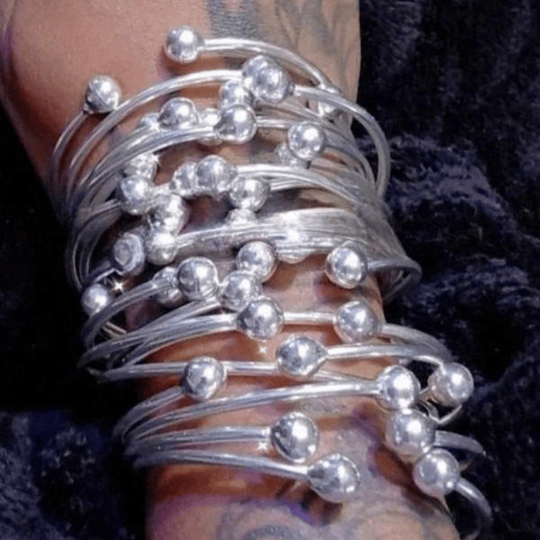 Valeria Montes Plata / 5 piezas Juego de Pulseras Tipo Esclava con Bolas