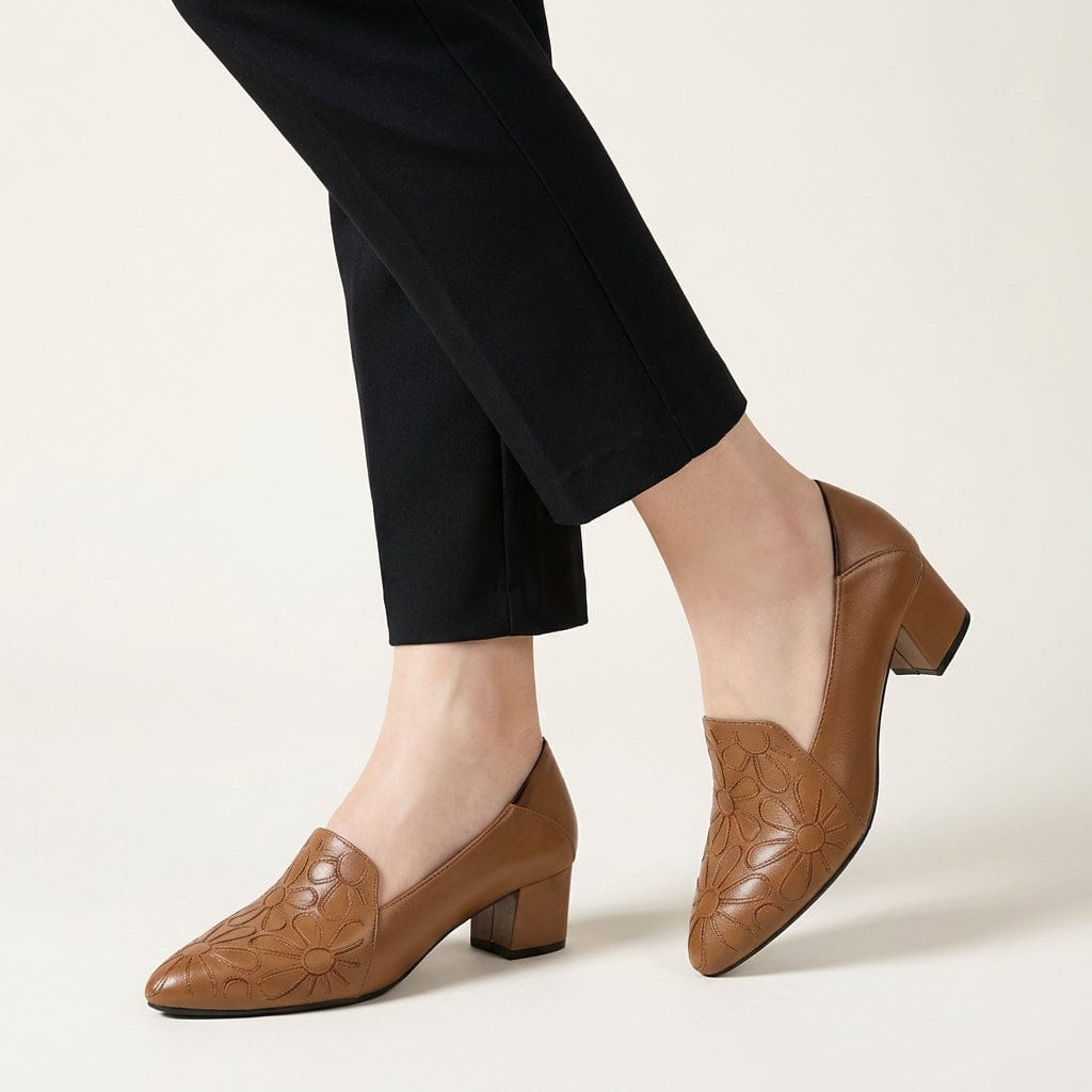 Valeria Montes 34 / Marrón Sonia | Zapatos de salón de piel suave con bordados