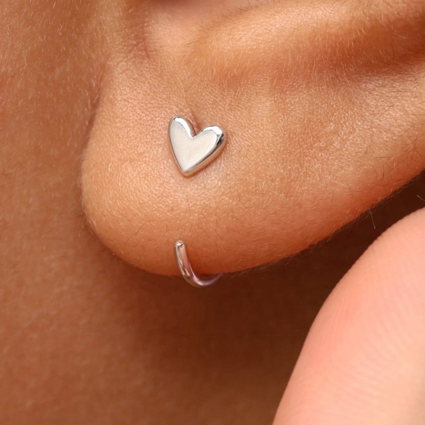 Valeria Montes Apparel & Accessories > Jewelry > Earrings > Hoop Earrings Oro Pendientes Pequeño Corazón