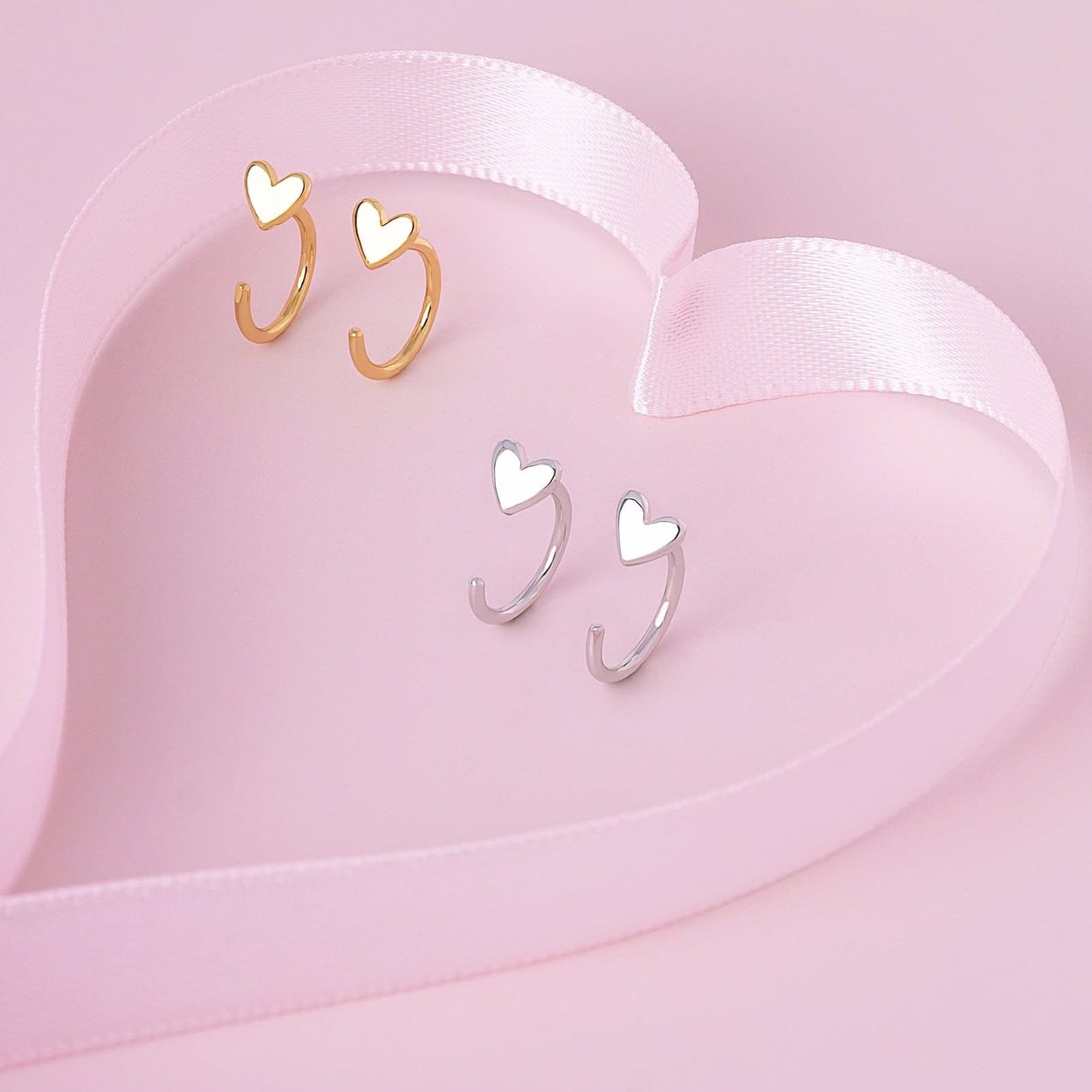 Valeria Montes Apparel & Accessories > Jewelry > Earrings > Hoop Earrings Oro Pendientes Pequeño Corazón
