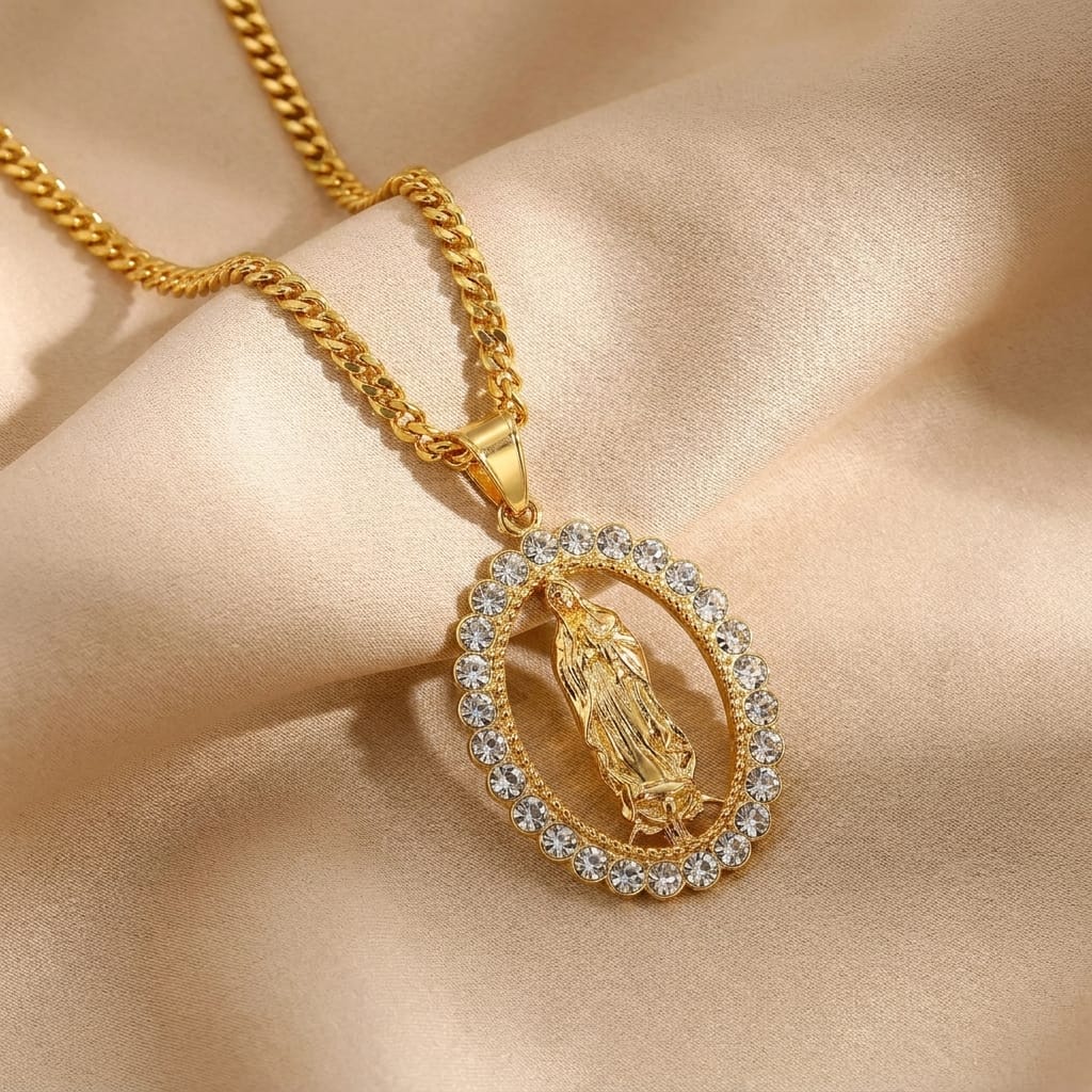 Valeria Montes Bisutería Collar Virgen de Guadalupe | Baño de oro 18K
