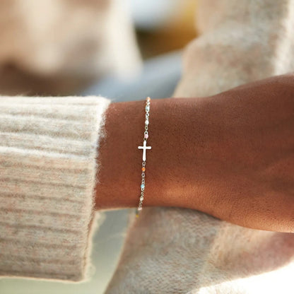 Valeria Montes bracelet Pulsera con Cruz Minimalista y Delicada