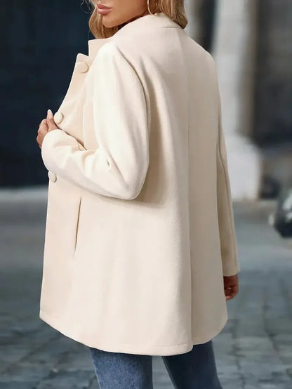 Valeria Montes Celia | Abrigo elegante y atemporal