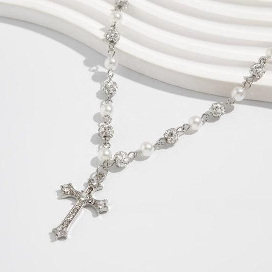Valeria Montes Collar con Cruz de Perlas Sagradas