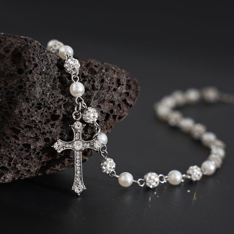 Valeria Montes Collar con Cruz de Perlas Sagradas
