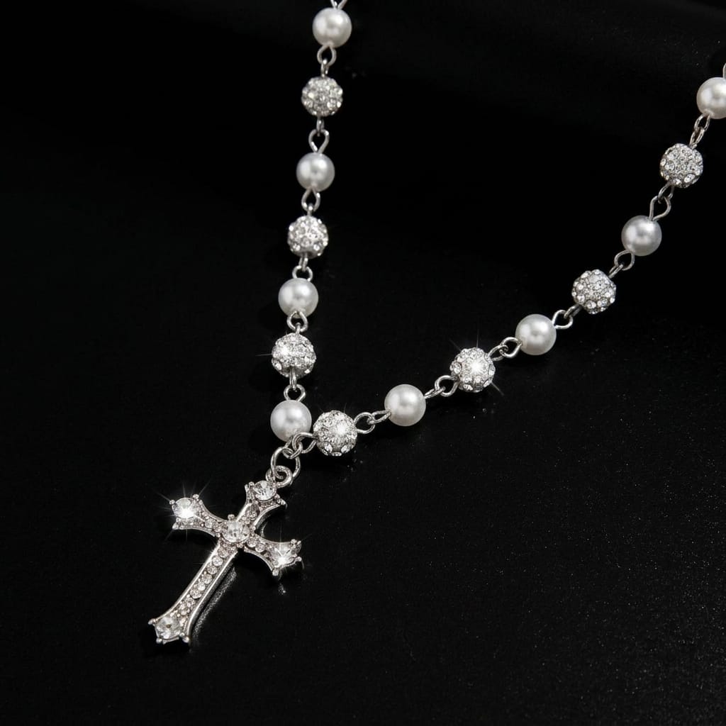 Valeria Montes Collar con Cruz de Perlas Sagradas