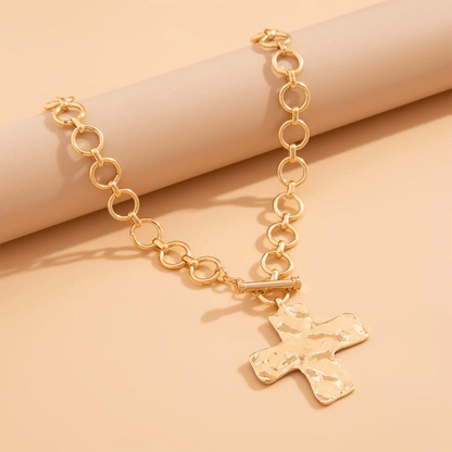 Valeria Montes Collar con Hebilla en forma de Cruz