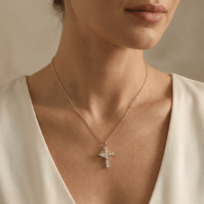 Valeria Montes Joyeria Fina Colgante Cruz con Corona | Baño Oro 18K y Circonitas