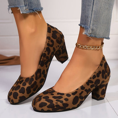 Valeria Montes Leopardo / 35 Laura – Zapatos de tacón con puntera ancha y tacón estable para una comodidad sin dolor.