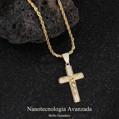 Valeria Montes Oro Cadena con crucifijo chapada en oro de 14 quilates