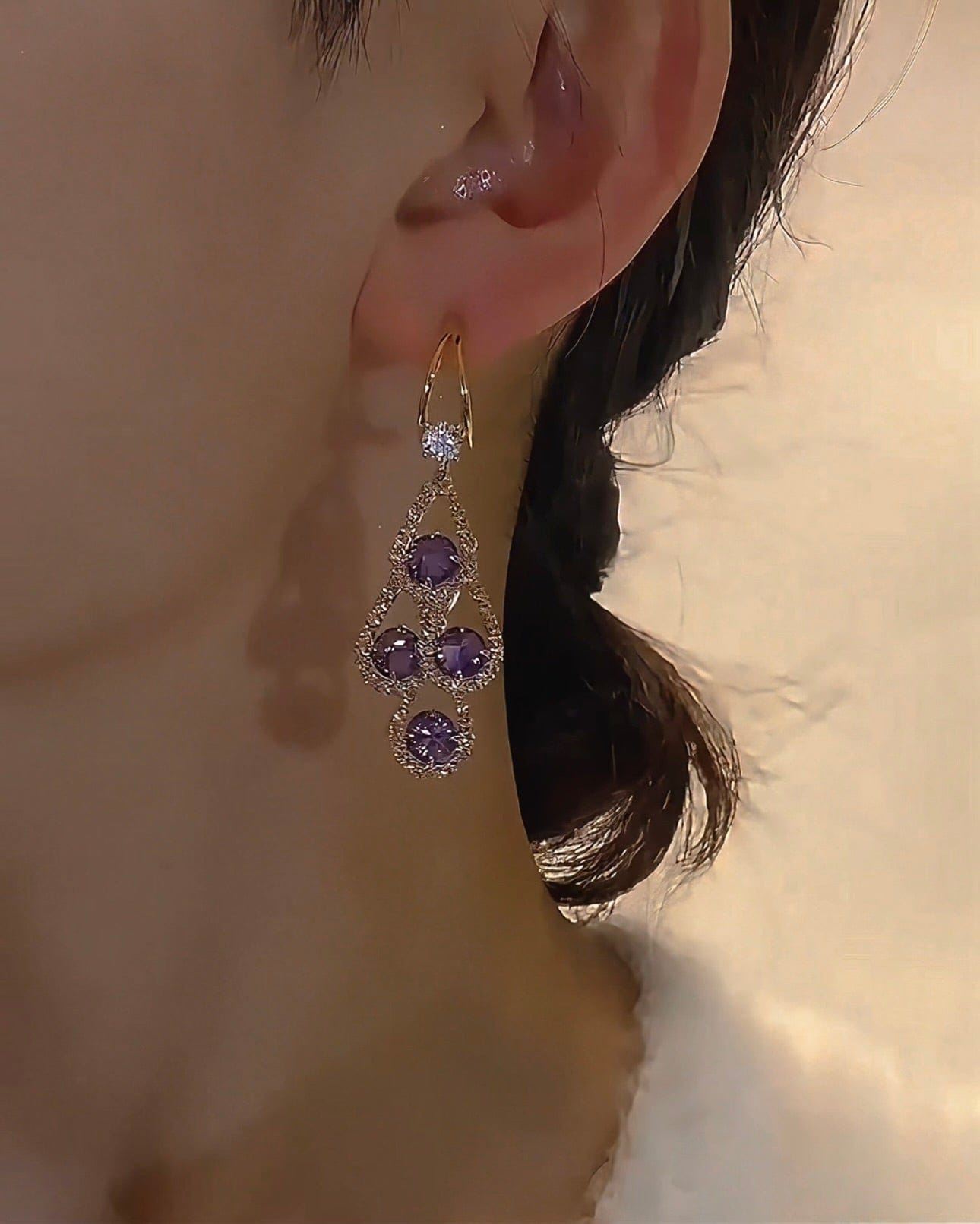Valeria Montes Pendientes colgantes con cristal púrpura brillante para mujer