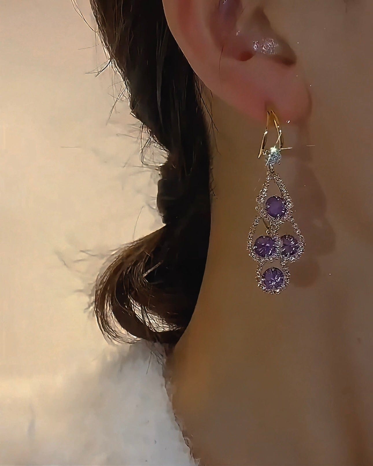 Valeria Montes Pendientes colgantes con cristal púrpura brillante para mujer