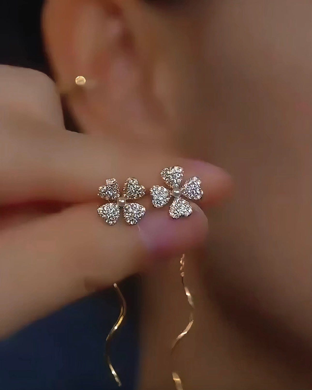 Valeria Montes Pendientes con flor brillante para mujer