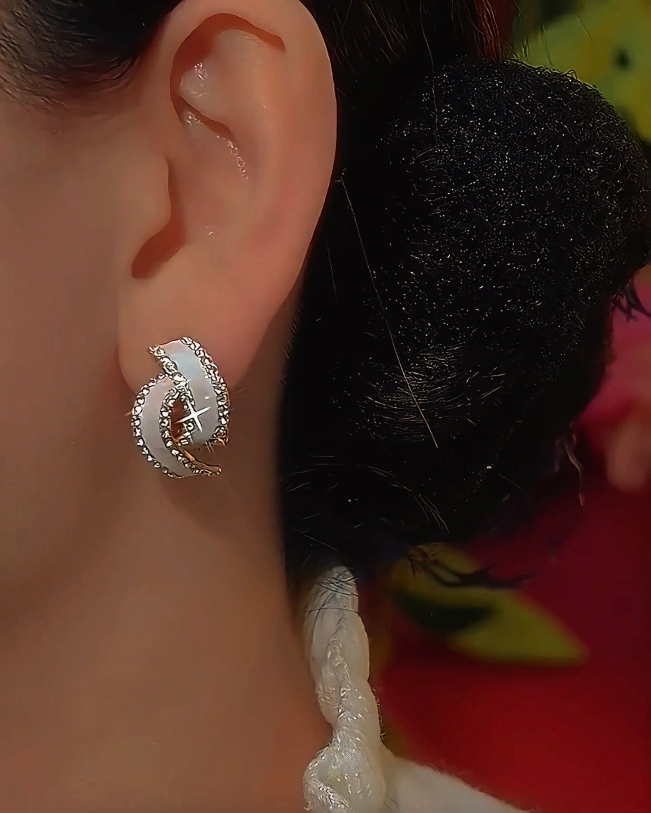 Valeria Montes Pendientes con Lazo Blanco y Brillos para mujer
