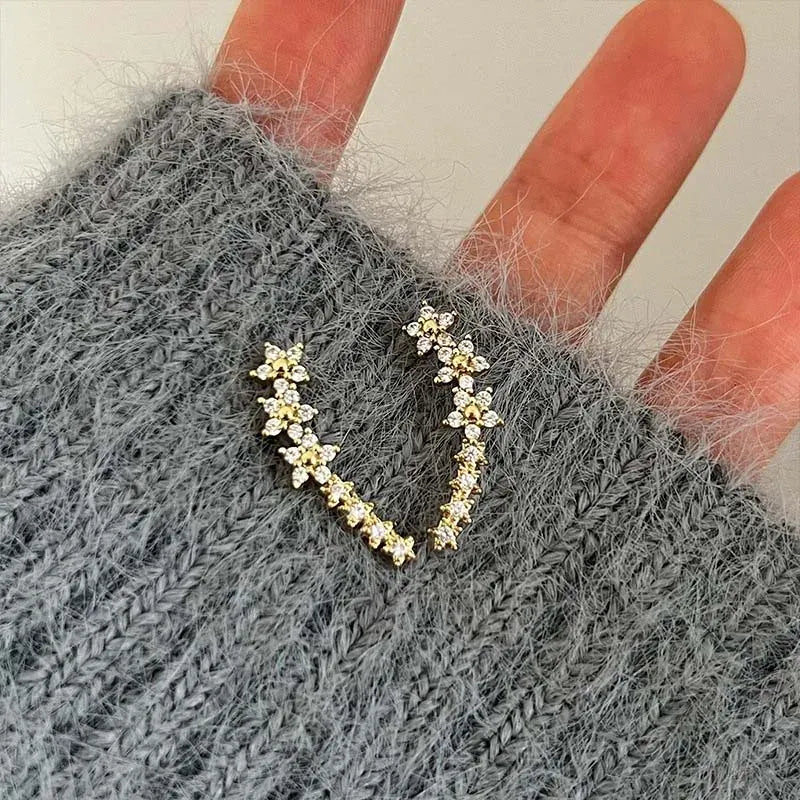 Valeria Montes Pendientes de tuerca con forma de estrella y flor de circón para mujer, aretes de escalada con Piercing de Metal Simple, accesorios de joyería, Color plateado