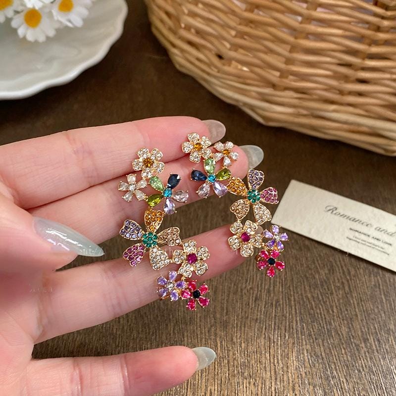 Valeria Montes Pendientes Florales con Cristales Multicolores