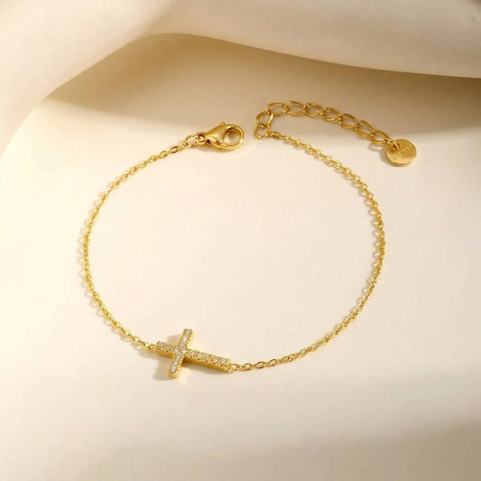 Valeria Montes Pulsera con Dijes de Cruz Religiosa