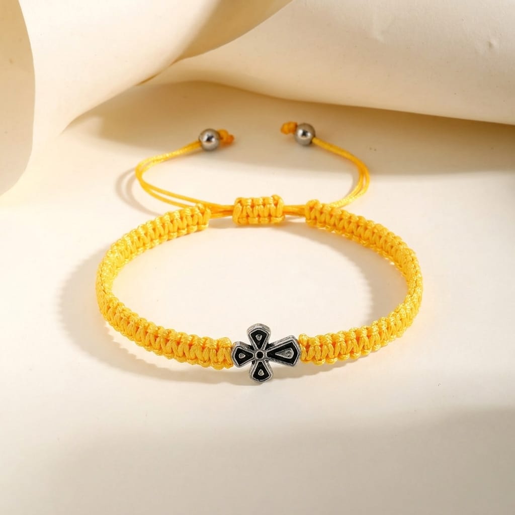 Valeria Montes Pulsera de la Suerte Trenzada Cruz de Jesús