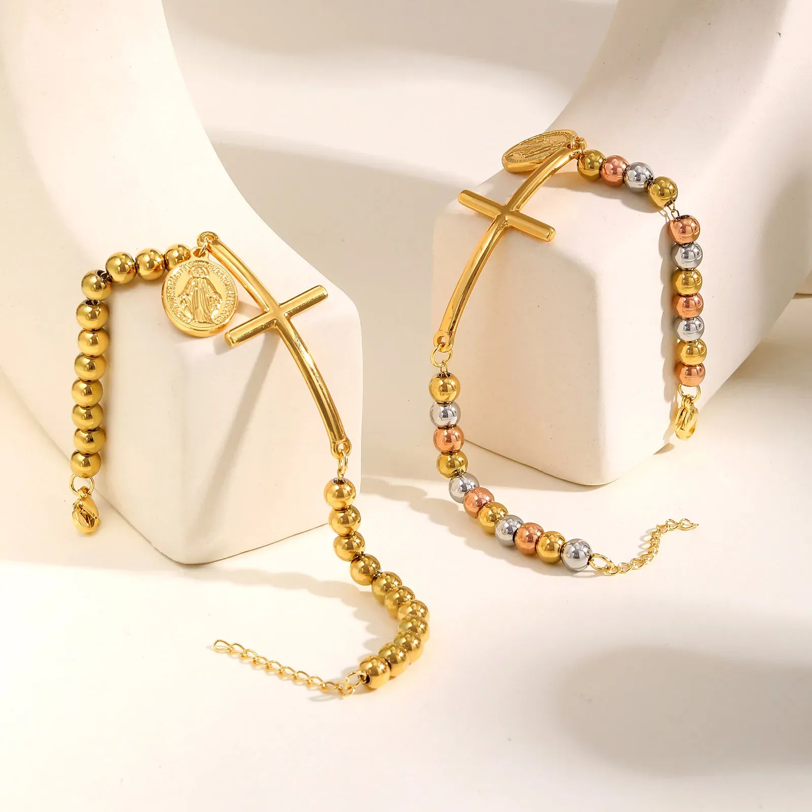 Valeria Montes Pulsera de Placa Ovalada San Benito