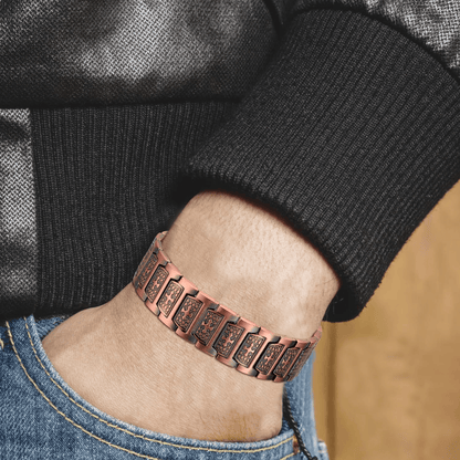 Valeria Montes Pulsera Magnética de Cobre con Emblema de Cruz