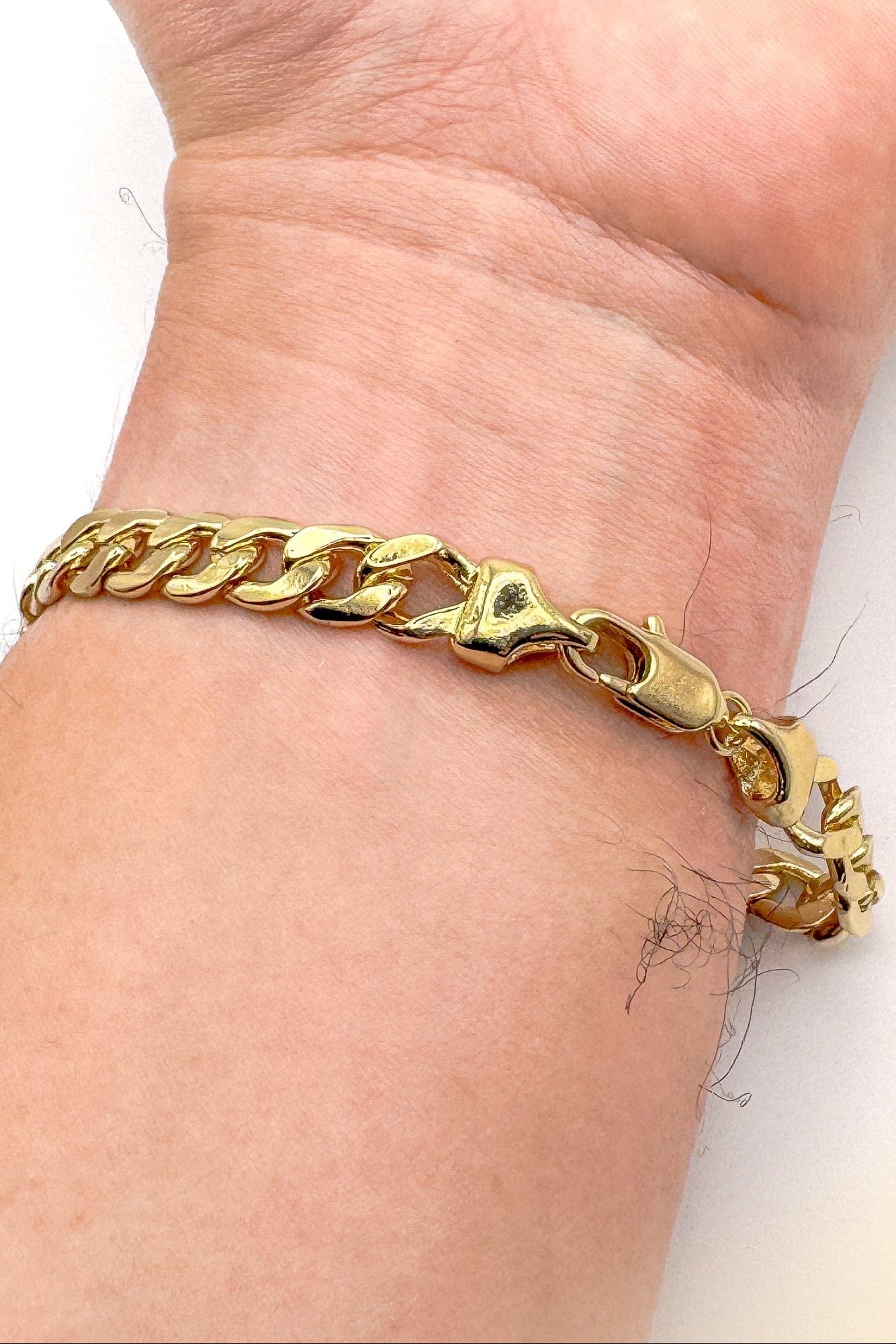 Valeria Montes Pulsera Virgen de Guadalupe en Oro