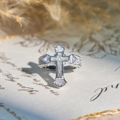 Valeria Montes ring Anillo con Motivo de Cruz Central y Detalles de Circonitas