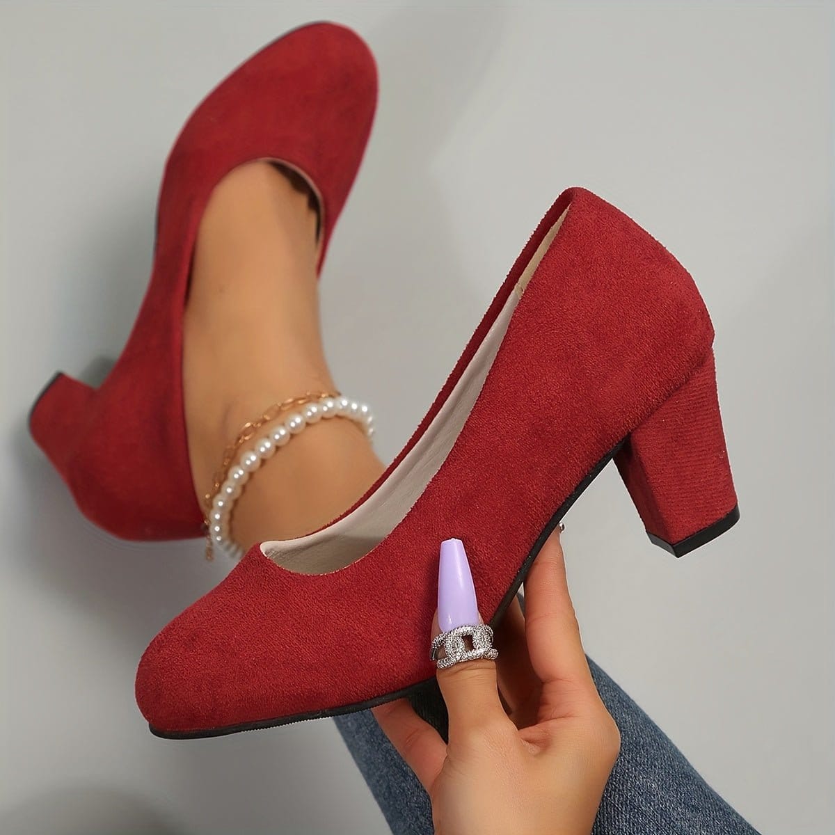 Valeria Montes Rojo / 35 Laura – Zapatos de tacón con puntera ancha y tacón estable para una comodidad sin dolor.