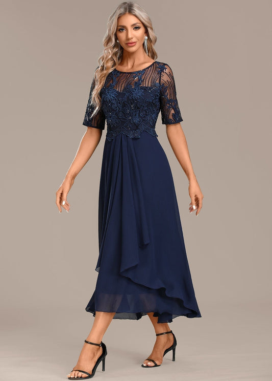 Valeria Montes round neck dress Vestido Corto de Encaje Azul Marino con Mangas Cortas y Cuello Redondo