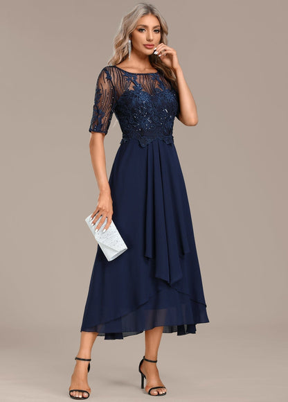 Valeria Montes round neck dress Vestido Corto de Encaje Azul Marino con Mangas Cortas y Cuello Redondo
