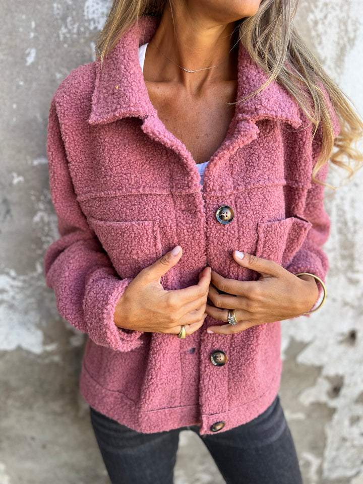Valeria Montes S / Rosada Alicia | Acogedora chaqueta de botones