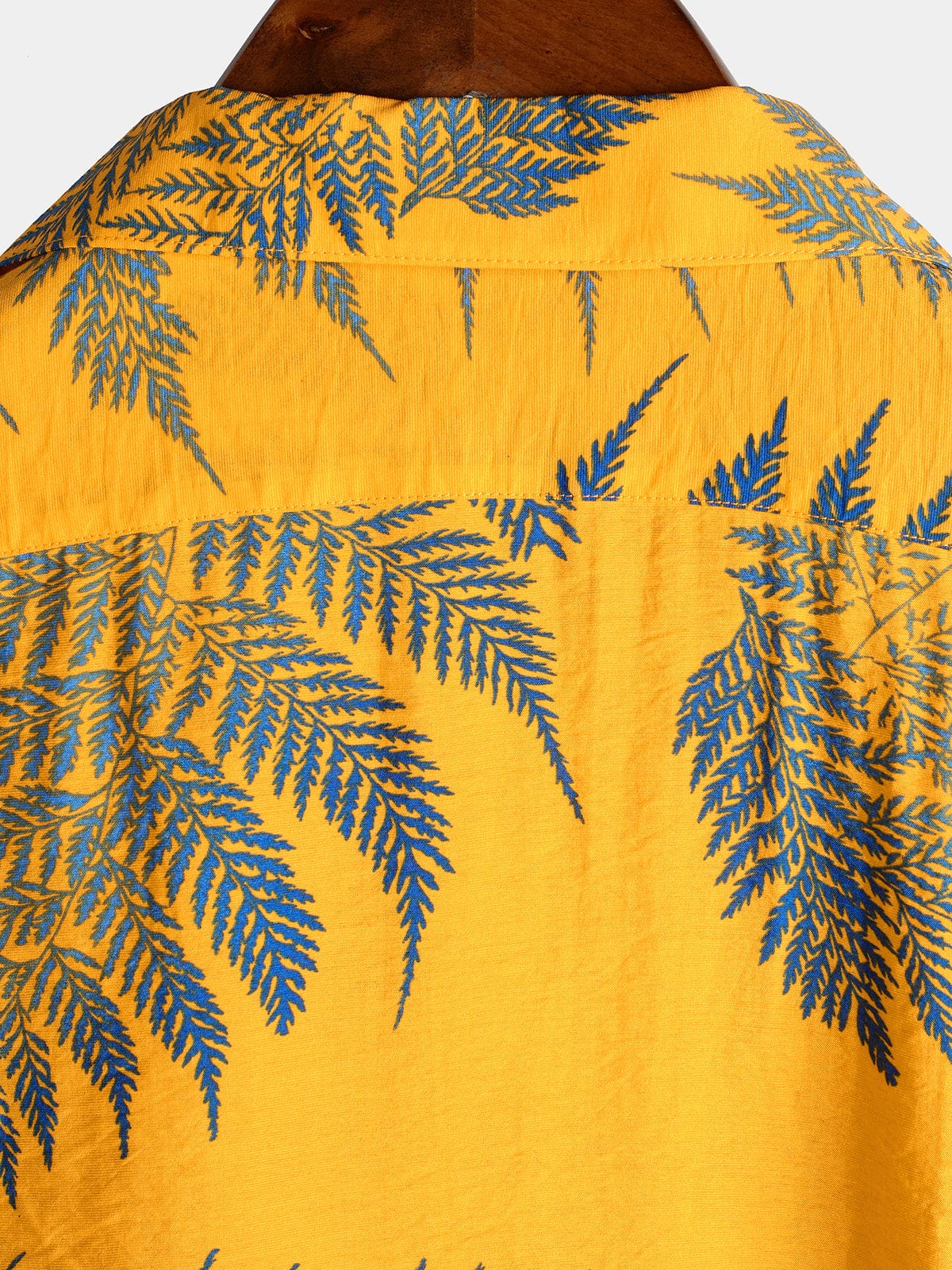 Valeria Montes Short Sleeve Shirt Sergio™ | Camiseta Flores Tropical Amarilla