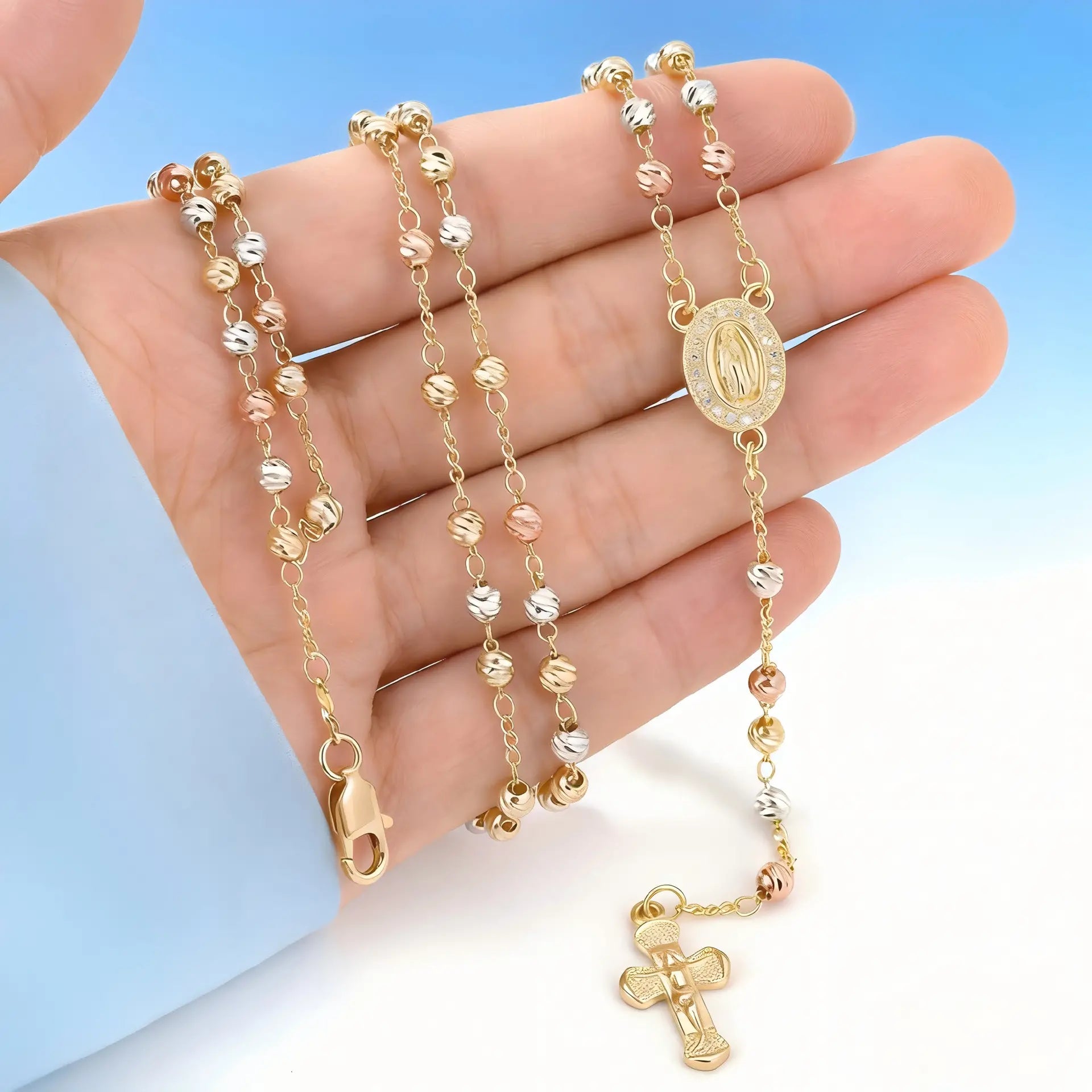 Valeria Montes Universal / Oro Rosario Tricolor con Colgante de Cruz de la Virgen María